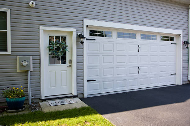 24/7 Emergency Garage Door Panel Replacement experts in Dyer, IN